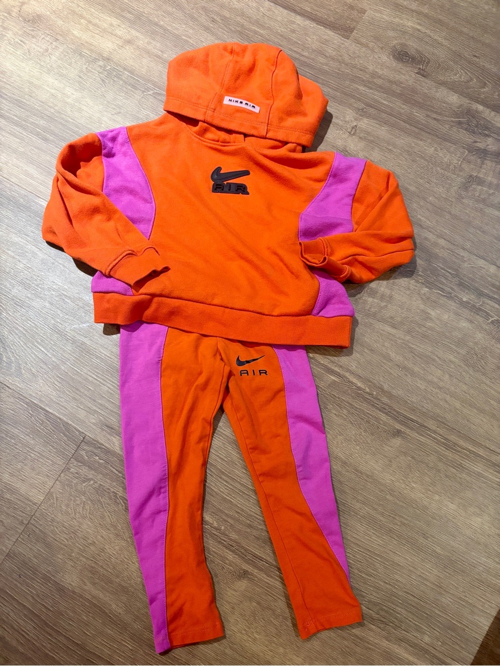 Girl’s Nike Air Set - Picture 1 of 3